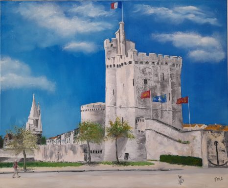 LES TROIS TOURS DU VIEUX PORT DE LA ROCHELLE SUR CIEL BLEU. TOUR SAINT-NICOLAS, TOUR DE LA CHAINE ET LA TOUR DES LANTERNES 
